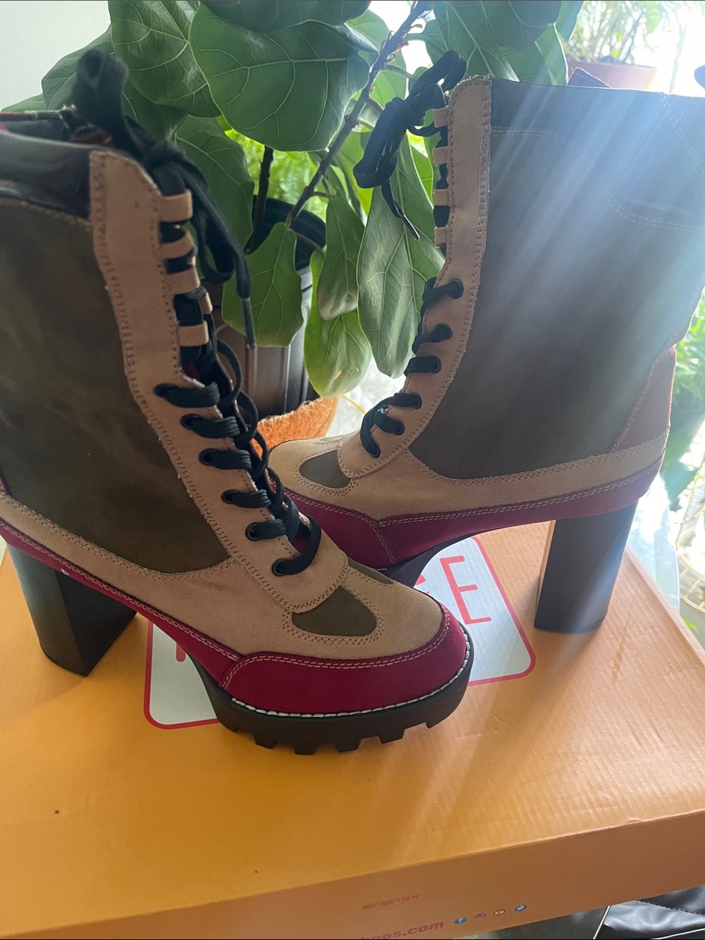 Source Unknown Olive, Beige & Burgundy Lace-Up Platform Heeled Boots